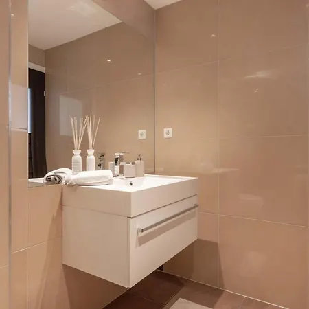Dinbnb Apartments L 600 M To Bryggen L 3-Story House L New In 2023 Bergen Exterior photo